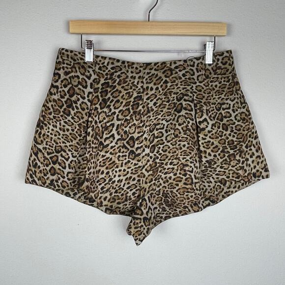 Zara Women's Leopard Print High-Rise Pleated Shorts L – Back Zip Closure - Picture 1 of 7